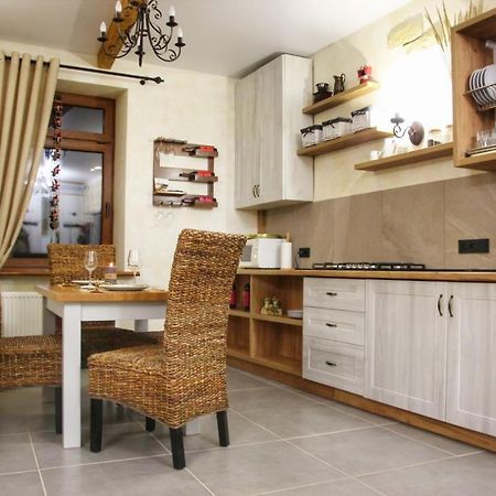 Гетьманські Палати , Старе Місто, 2 Спальні, Балкон-Тераса , 85 М Кв Kamjanets-Podilskyj Exteriör bild